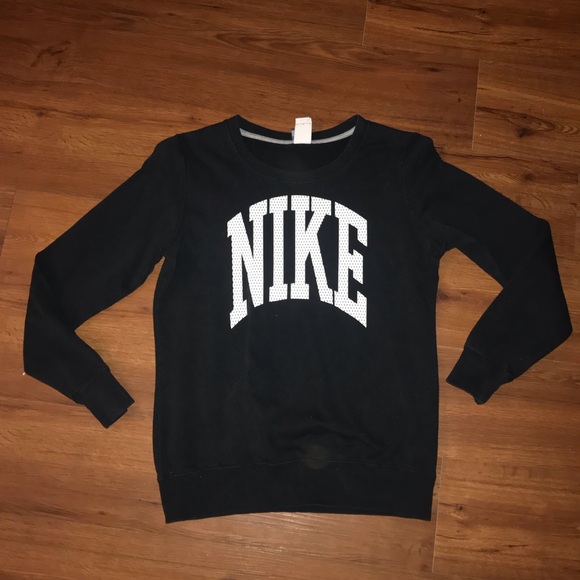 Nike Tops - Oversized Nike Pullover